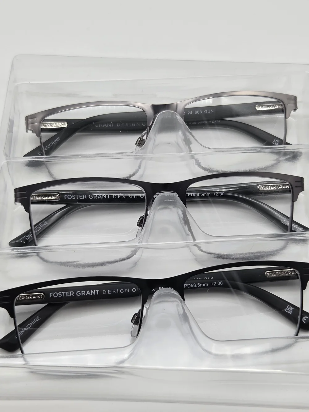 Foster Grant Black 3-Pack Reading Glasses +2.00 with Case